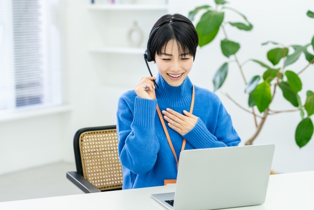 企業の電話システムは、ビジネスの変化とともに進化してきました。従来型のビジネスフォンは多くの企業で活用されてきましたが、働き方の多様化に伴い、新たな課題も見えてきています。 この記事では、ビジネスフォンの基礎知識から、近年注目され導入数やネット検索数もどんどん増えている【クラウドPBX】まで、企業の電話システムについて整理してお伝えします。